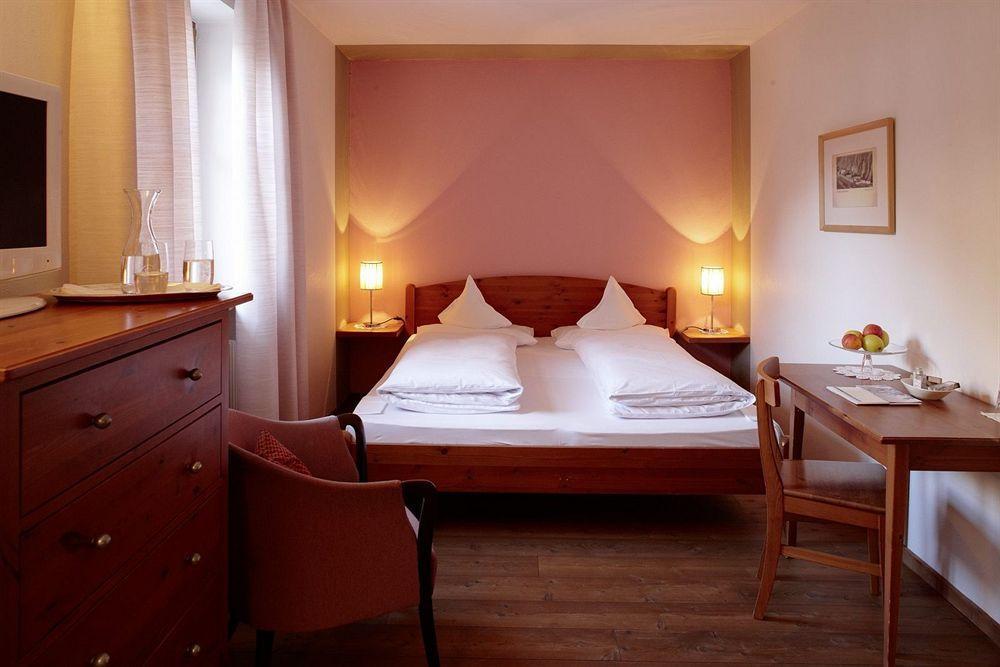 Goldene Rose Karthaus Hotel Senales Exterior photo