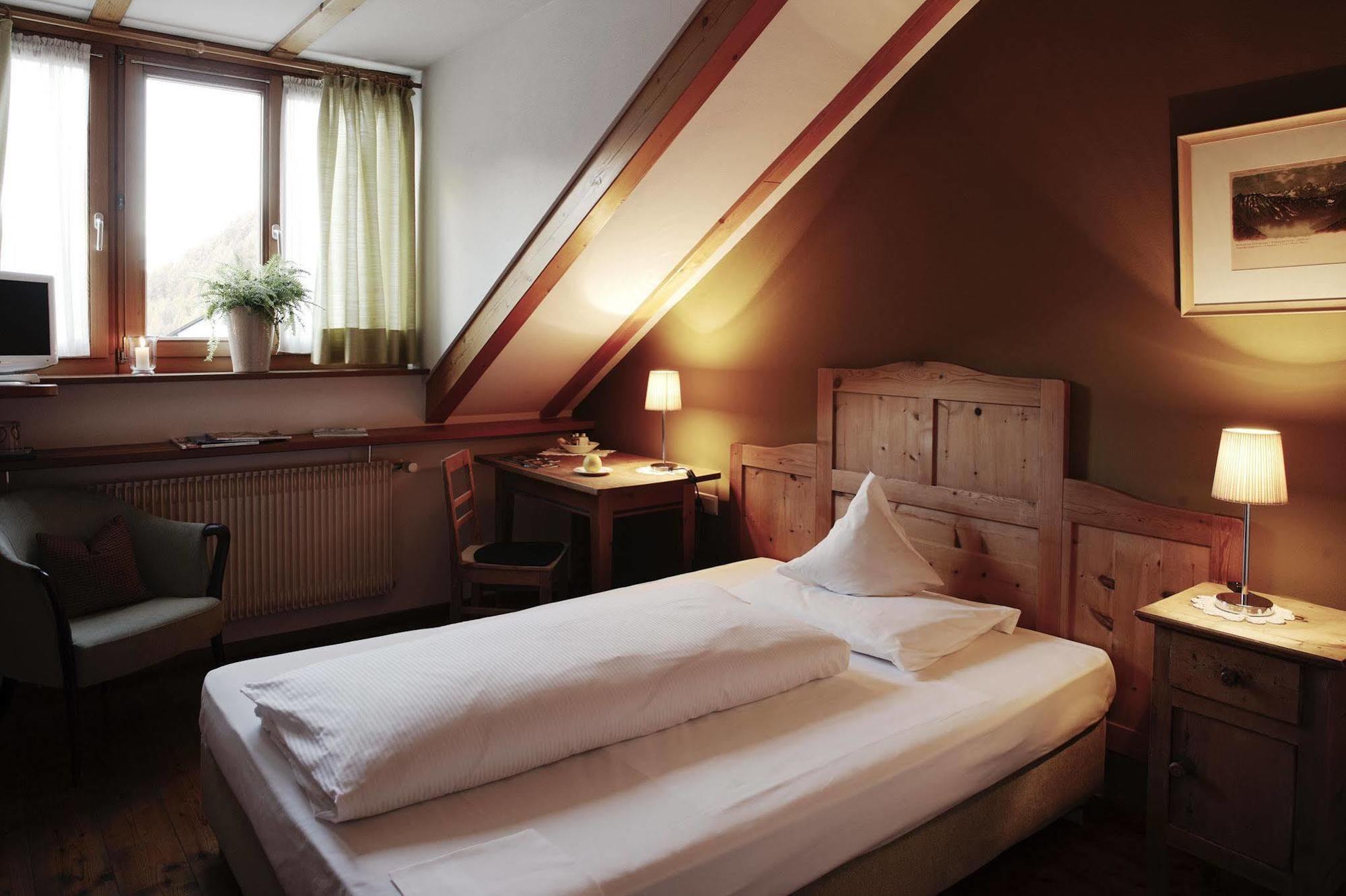 Goldene Rose Karthaus Hotel Senales Exterior photo